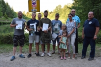 Zdjęcie pamiątkowe z laureatami zawodów